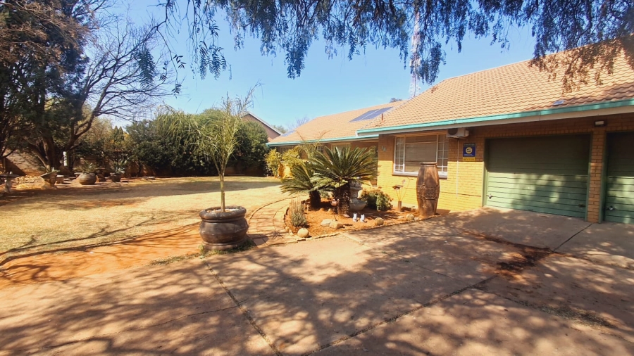 4 Bedroom Property for Sale in Vaalpark Free State
